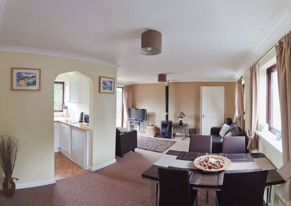 3 Bed Cottage With Hot Tub & Near New Quay, Wales view 2
