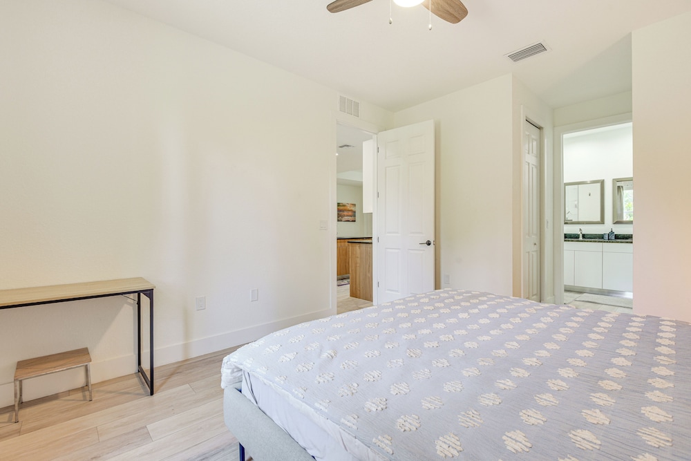 Family-friendly Home: 8 Mi to Warm Mineral Springs