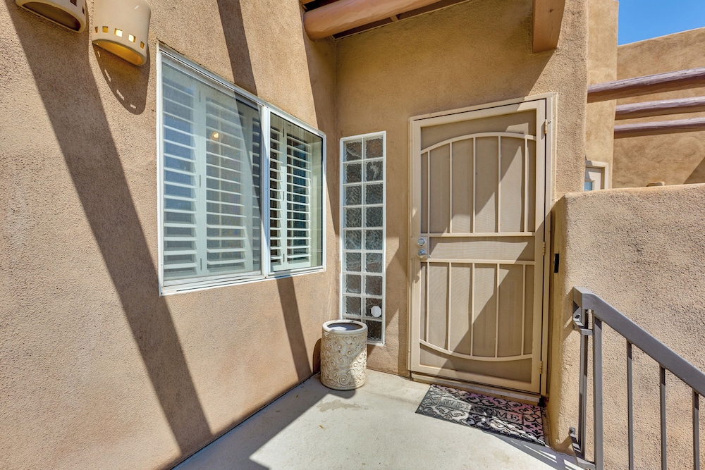 Golf Getaway 1 Mi to Old Town: Pueblo Verde Condo!