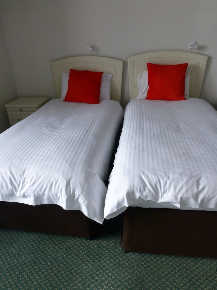 The Norfolk Lodge Hotel view 3