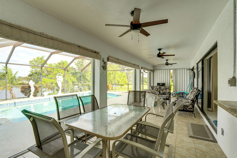 4 Mi to Beach: Canal-front Home in Port Charlotte!