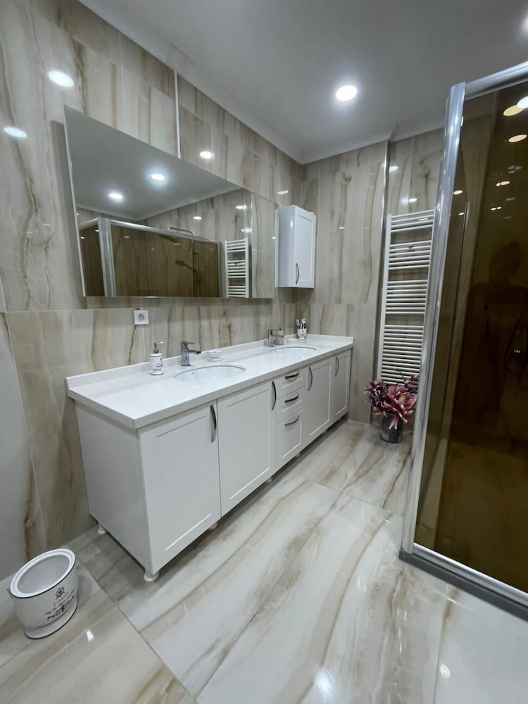 Serene Luxury Villa With Private Pool in Yalova view 5