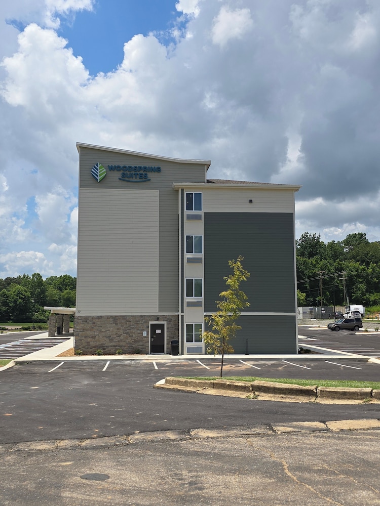 WoodSpring Suites Jackson Hub City