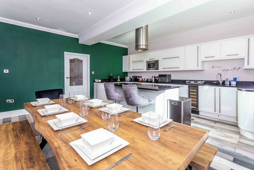 Elderberry Hall - 7 Bed