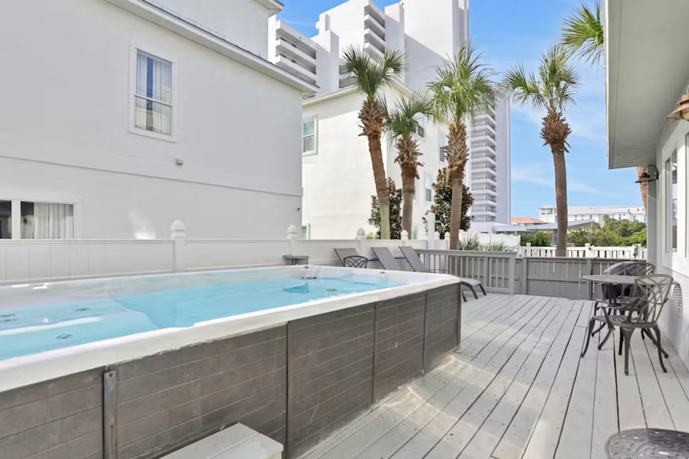 Luxurious Gulf-side Living in Santa Rosa Beach!