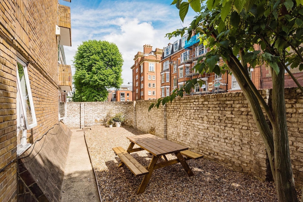 outdoor bbq area