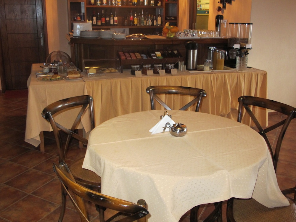 Kroupi Hotel