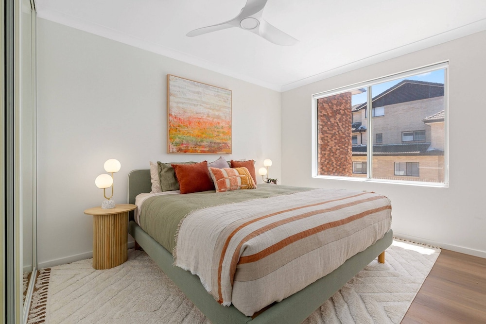 Spacious Apartment Near Cronulla Beach