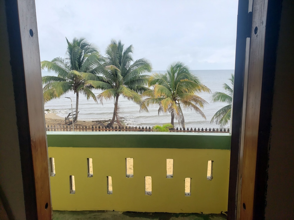 Belize Vacations - Pal's on the Beach - A Gold Standard Hotel - Property Image 37