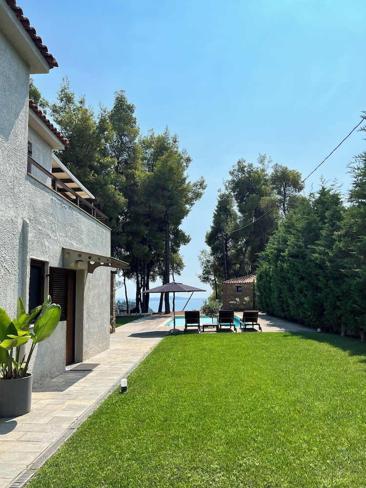 Beyond the Pines by Halkidiki Villas