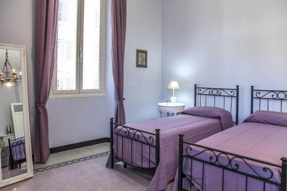 4BR Home in a Vibrant Neighborhood