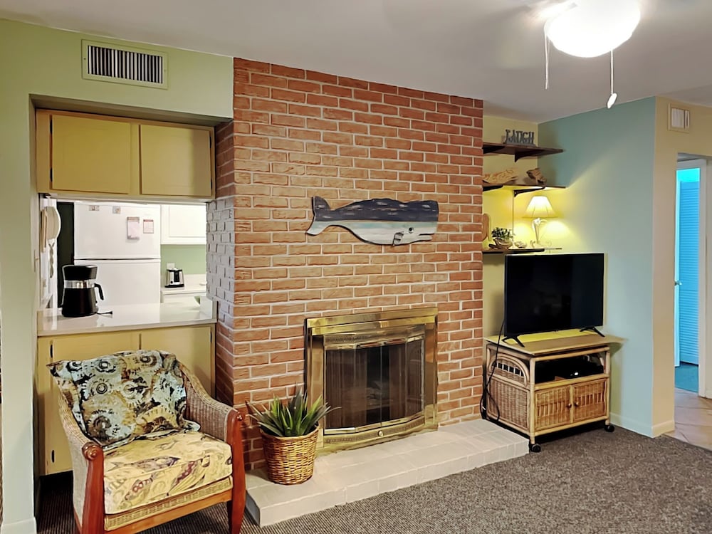 Jacksonville Beach Costa Verde 2319-102 by Distinctive Beach Rentals