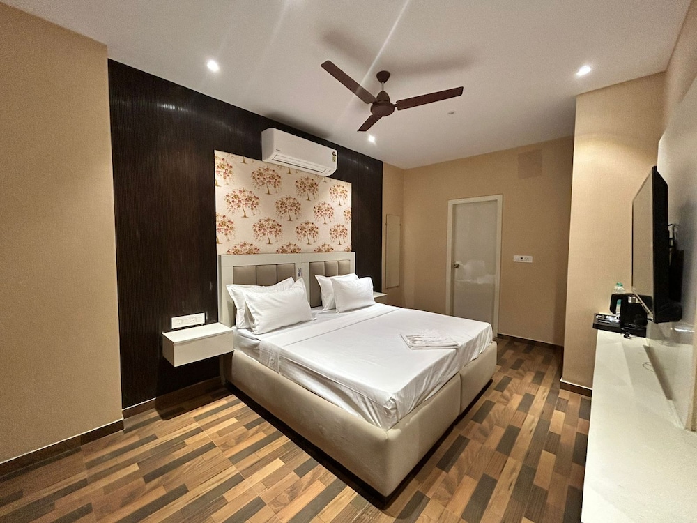 Hotel Ginger Plaza by ASPL