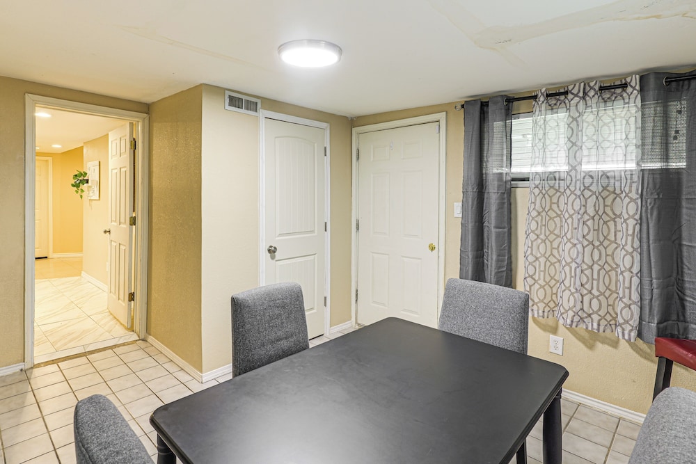 Cozy Home w/ Patio 24 Miles to Carlsbad Caverns NP