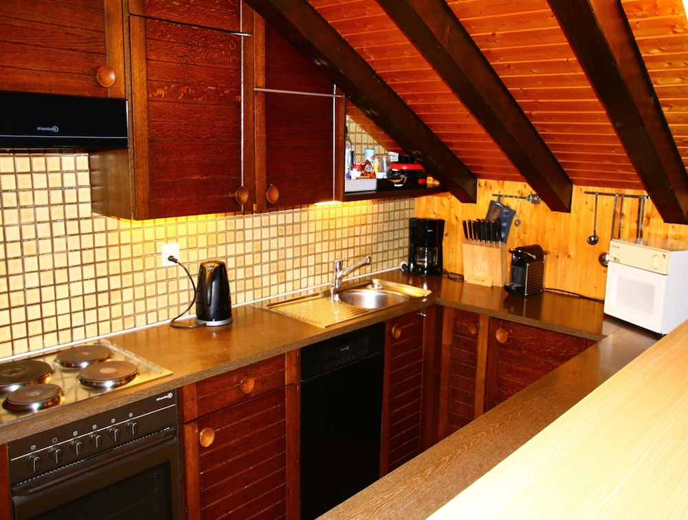 Peaceful Apartment With Amenities