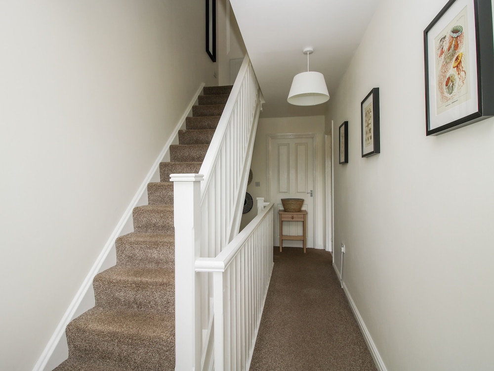 30 Poplar Close