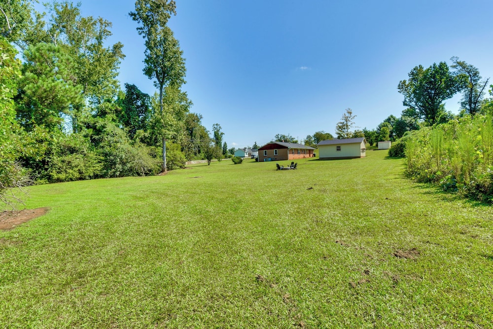 8 Mi to Clemson: Peaceful Family Home w/ Yard