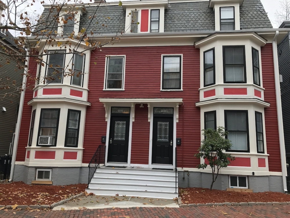 Boston Vacations - The Cambridge Karma House - Property Image 1