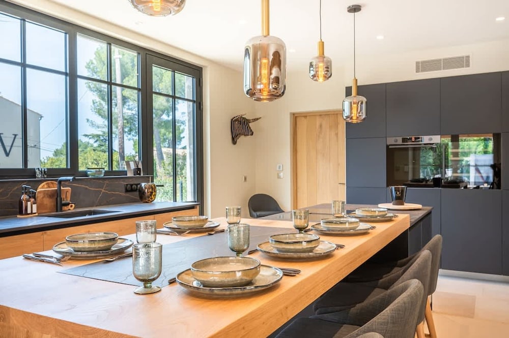 Villa Lou Panta Elegance and Comfort in the Heart of Saint-r My-de-provence