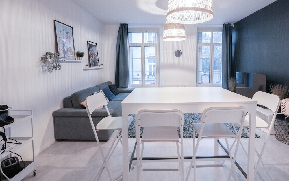 Urban Calm - Bright & Modern Stay