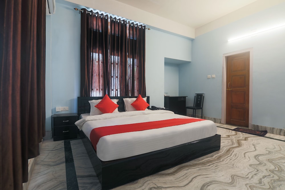 OYO 17077 Elegant Guest House