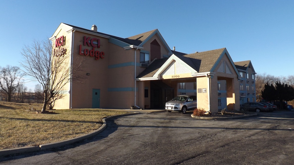 Kansas City Vacations - KCI Lodge - Property Image 19