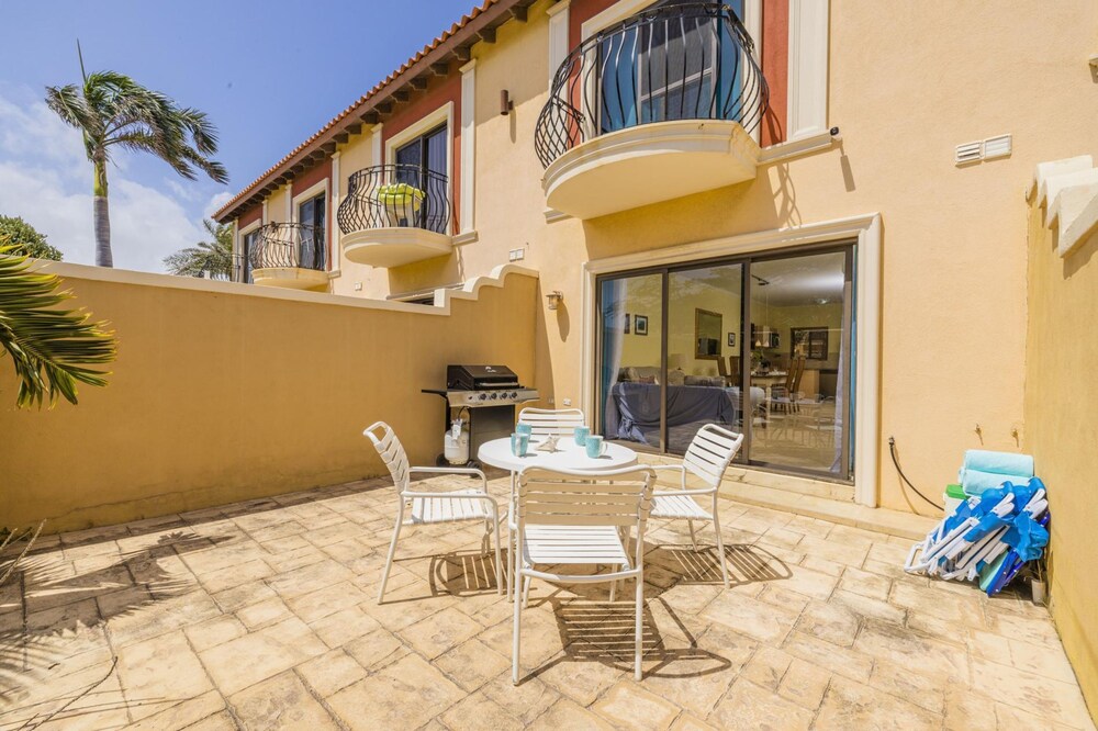 2br3ba Townhome Gold Coast Pool Tennis Gym