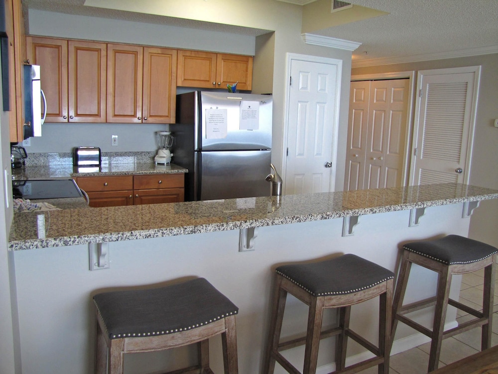 Majestic Sun Condos by Crystal Waters