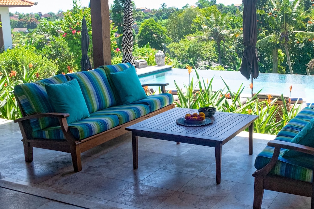 Lebah Villas