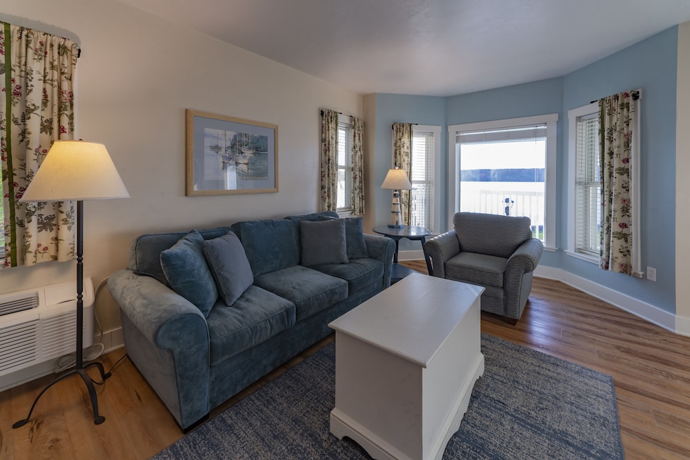 Edgewater Resort