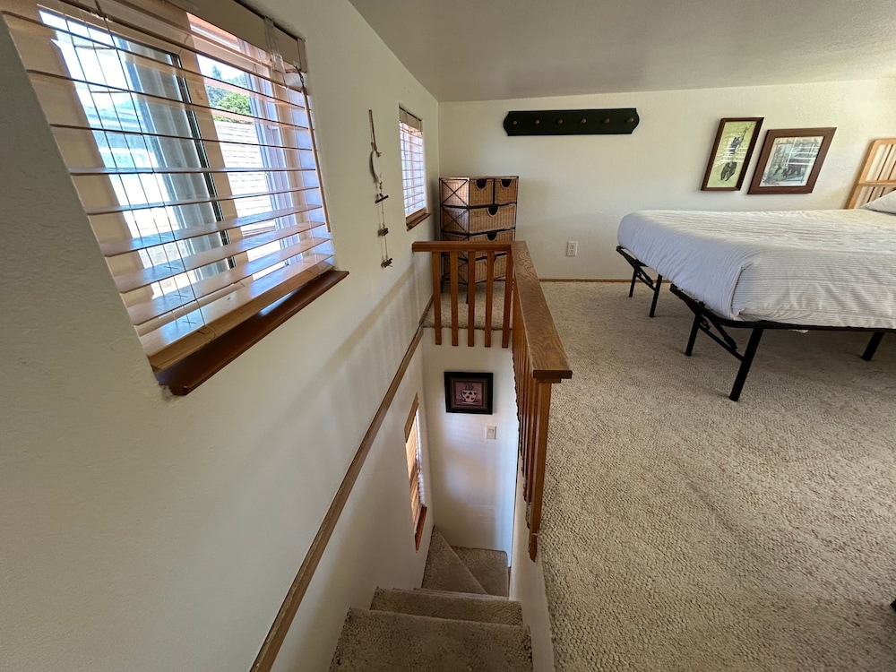 Ocean Front Cabin 11 w Jacuzzi Superb Views