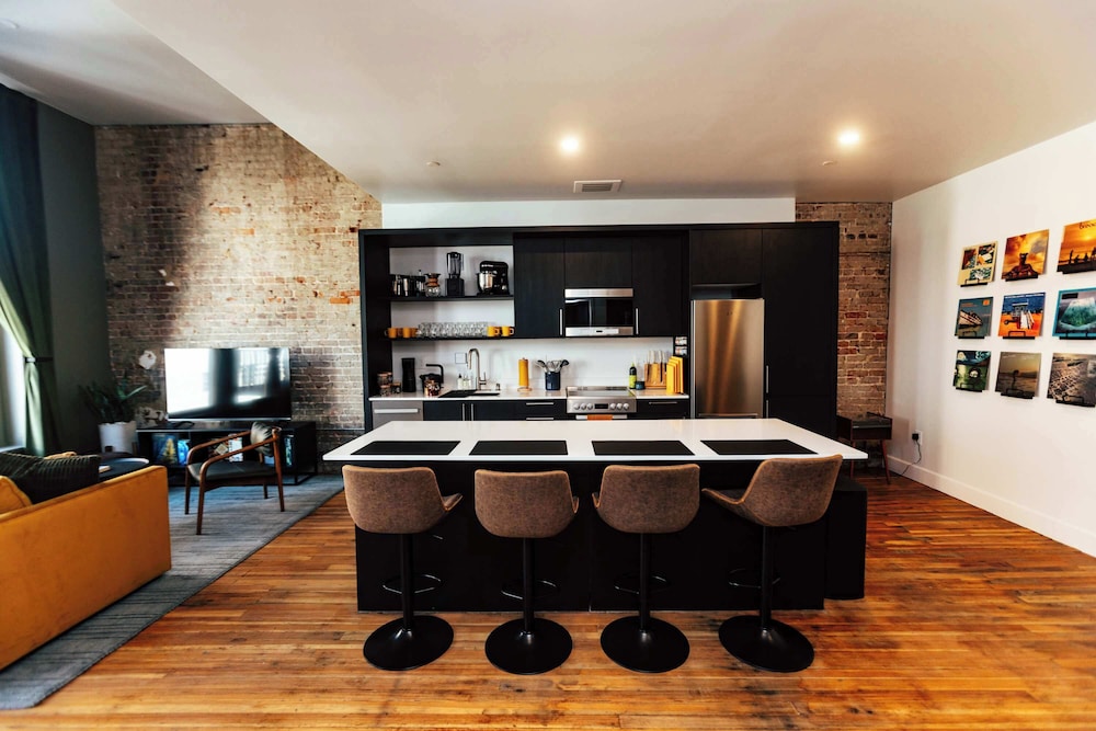 Loft 302 - The William - Sunlit - Above Carrigans