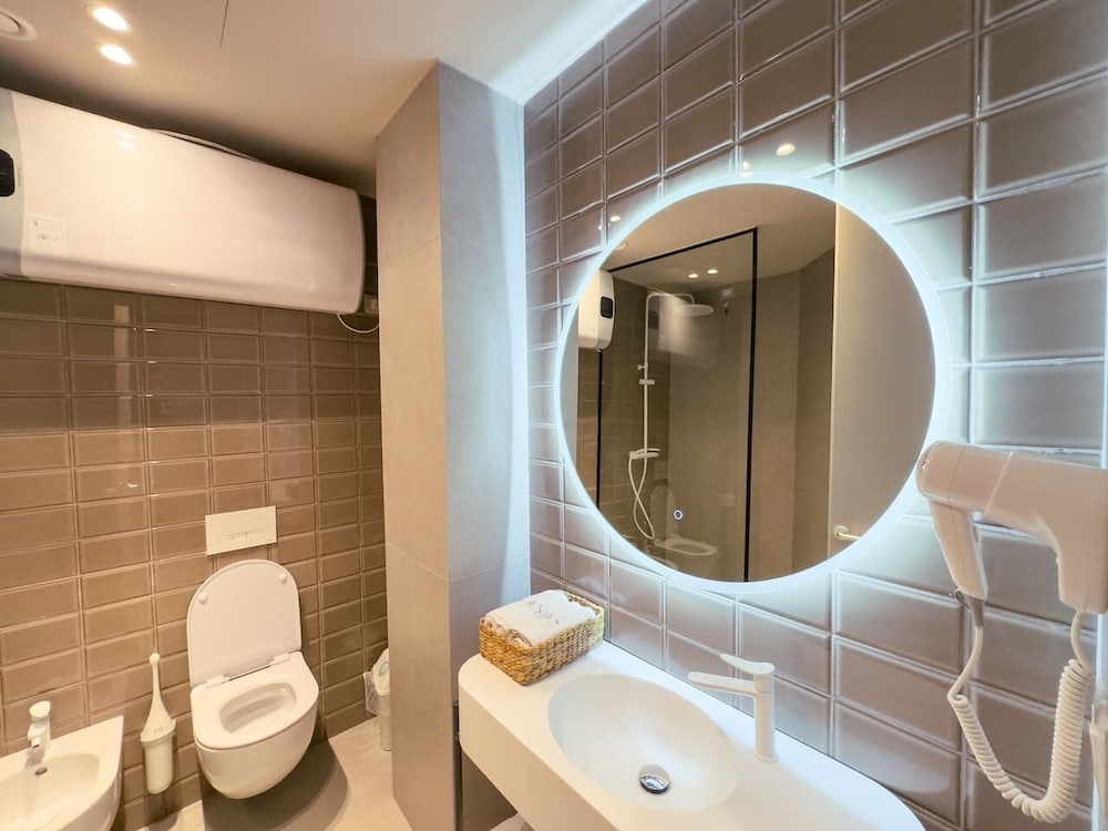 Zins Luxury Rooms 06
