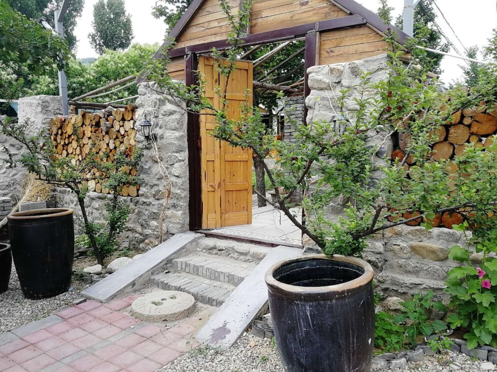 B&B  under  GreatWall