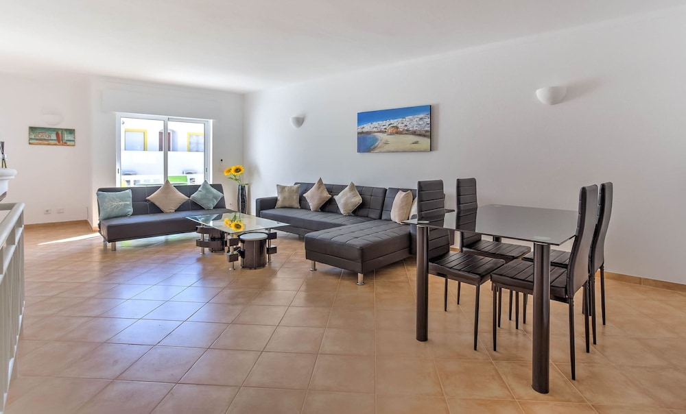 Elizabet Modern Apartment in the Heart of the Ci