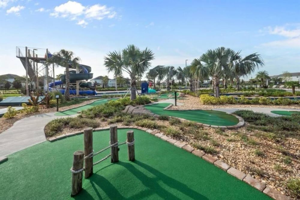Super Dope- FUN Electric Home W Pool Amenities