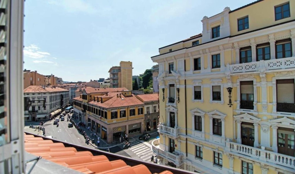JOIVY Apartments - Trieste Goldoni