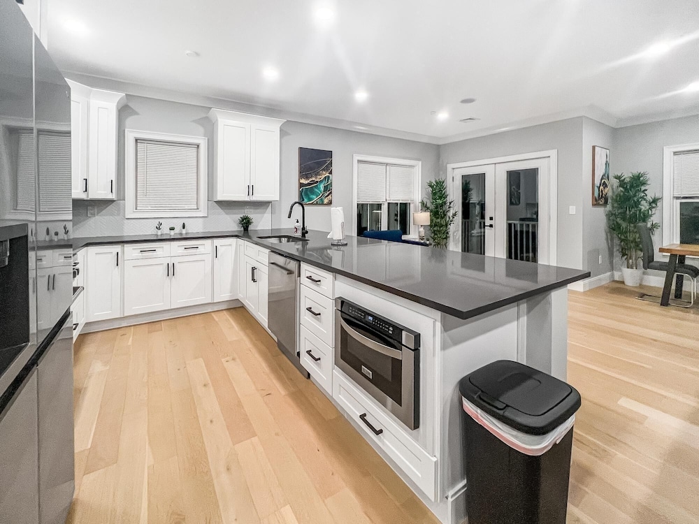 Boston Vacations - Luxury 2BD 2BA Near Logan Airport and T Station - Property Image 33