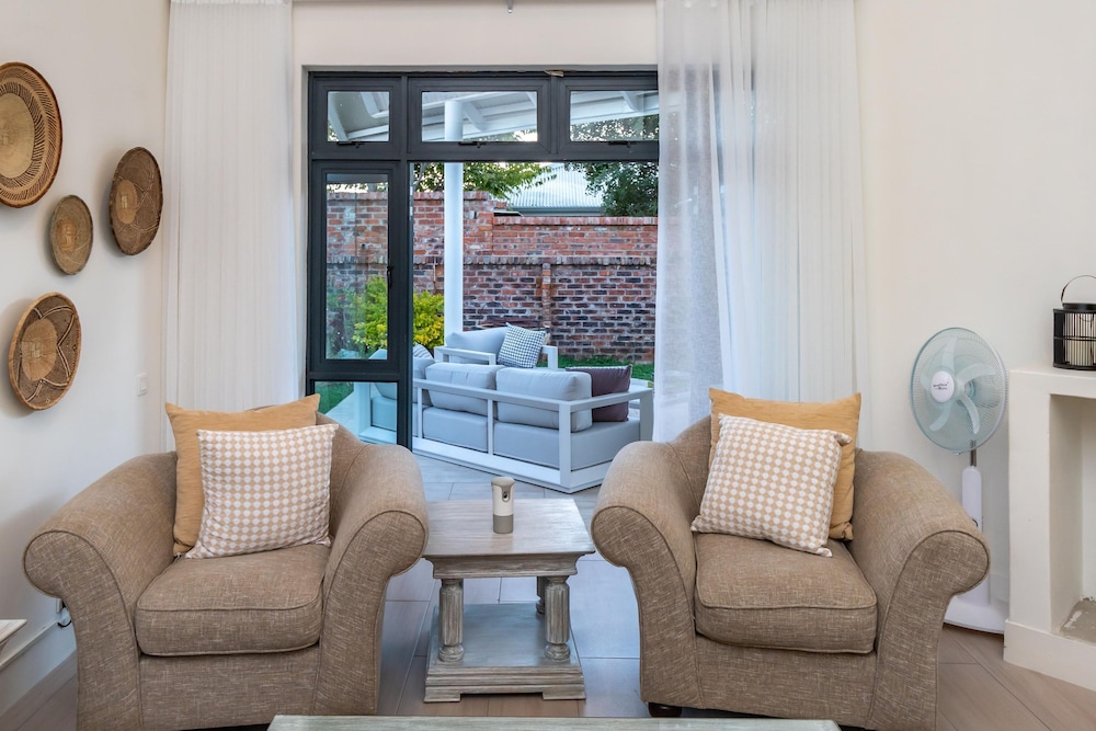 Stunning 3 Bedroom House Near Harare Airport -2297