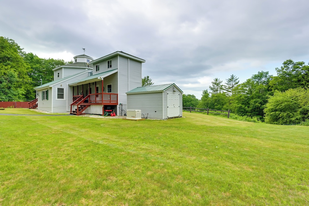 4 Mi to Beach & Lake: Spacious Home in Chestertown