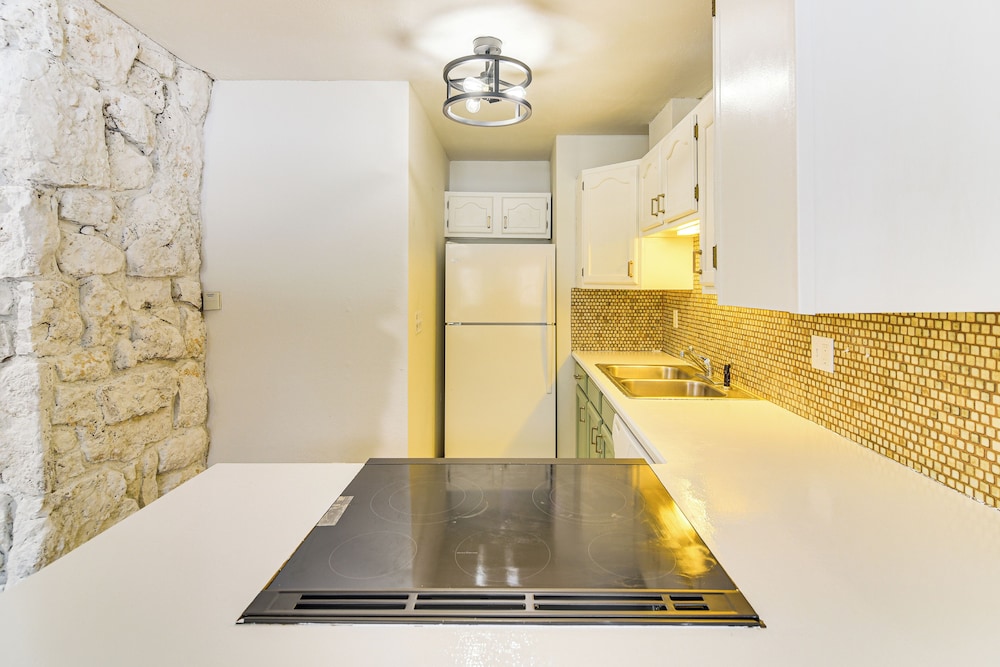 Walk to Winter Park Resort: Condo w/ Hot Tub!
