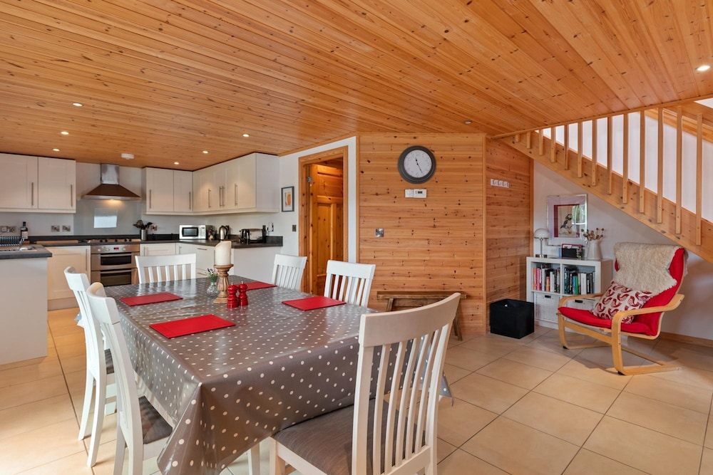 Lodge 5 Longbury - Luxury Lodge Woodland Views Restaurant and Spa Facilites