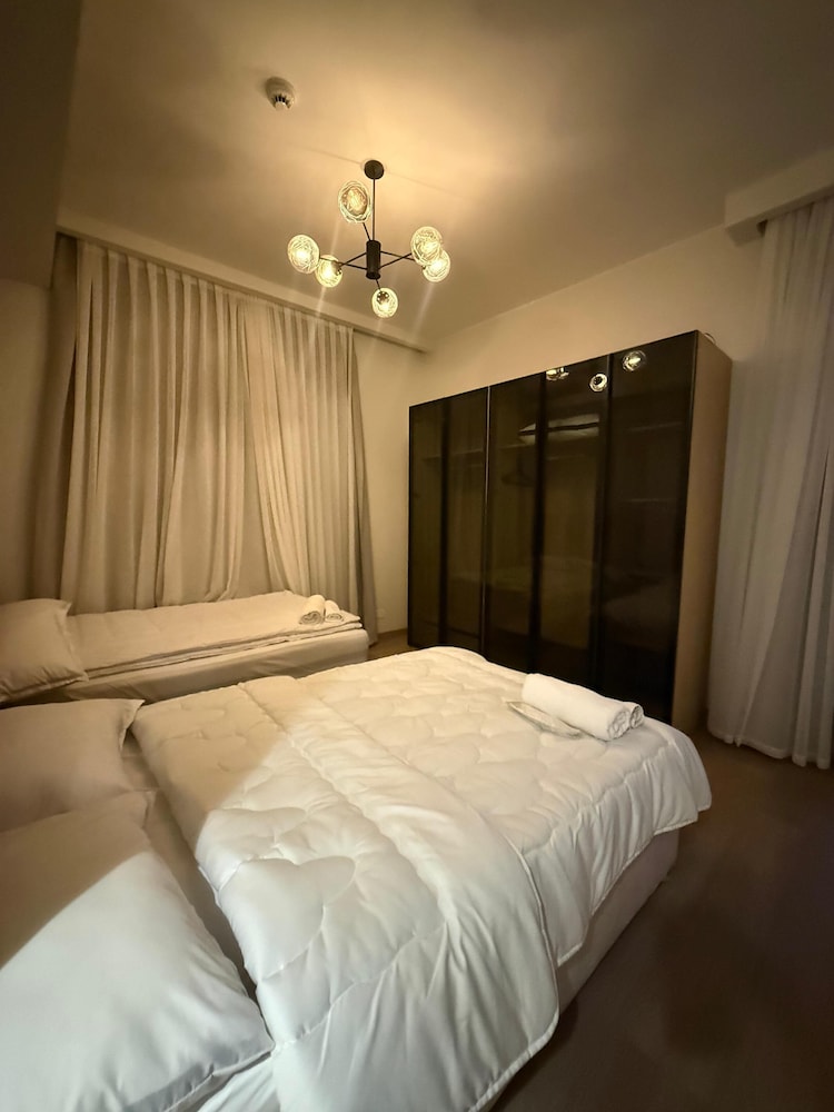 Alsawah Wide 3BR APT in aeon towers