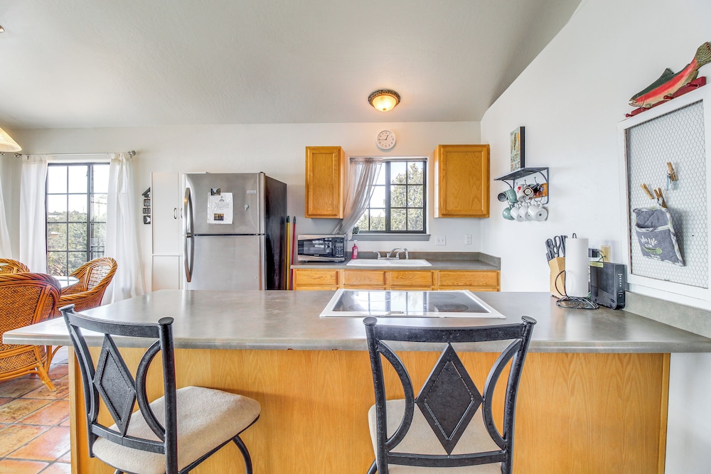 Firelit Nights By the Lake: Cozy Show Low Retreat