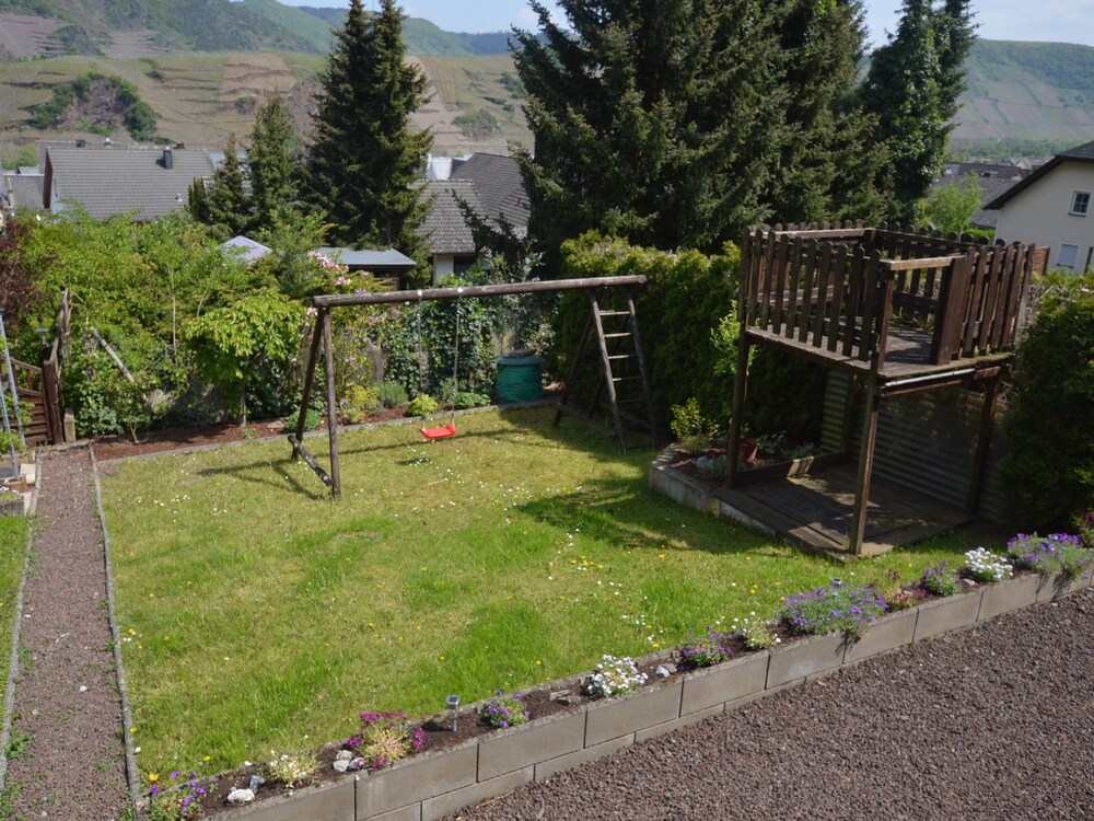 Comfortable Holiday Home Near Vineyards in Bremm