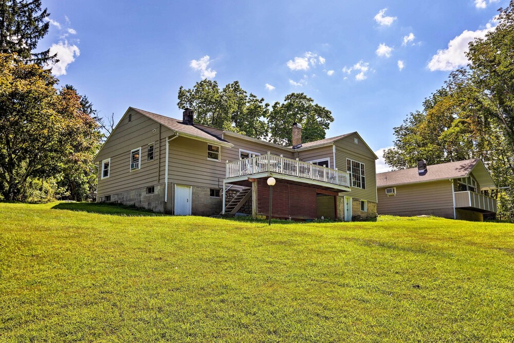 Wawayanda House on 62 Acres - Multiple Fireplaces! view 4