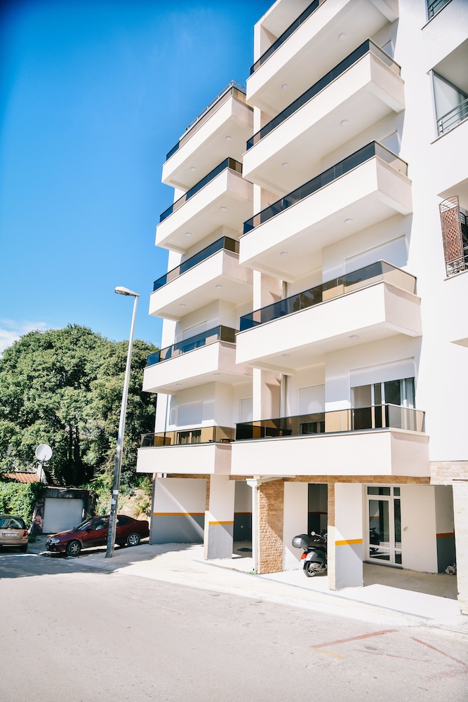 Hotel Riva Luxury - Image 1