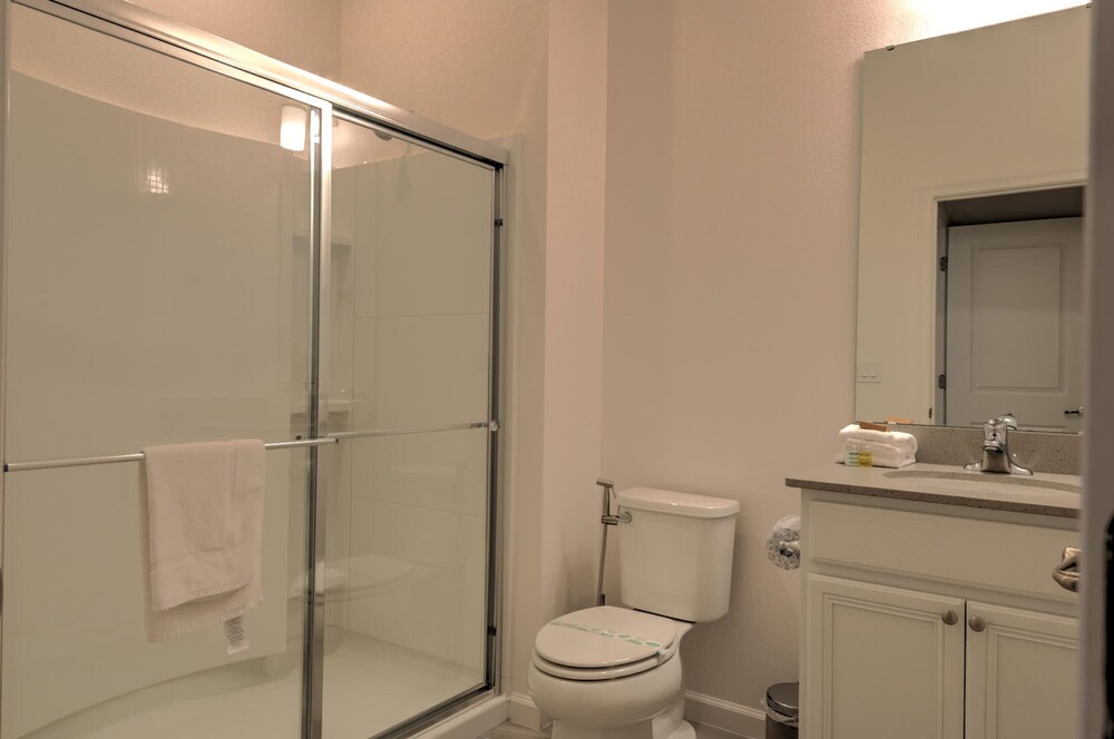 Amazing 5BD Family Townhouse at Paradiso Grande