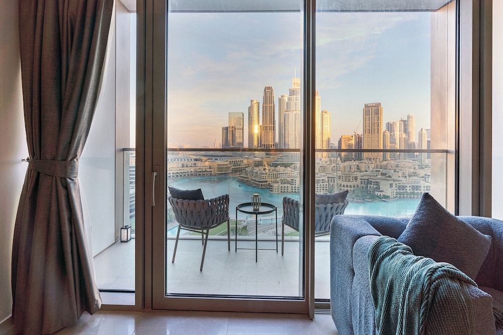 Skyline Majesty - Luxury Living with Full Burj Khalifa & Fountain Views