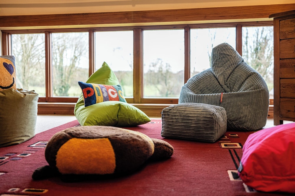 The Threshing Barn-Stunning 5 BD Retreat